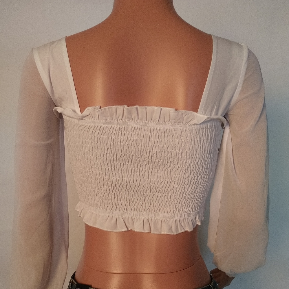 Chiffon long sleeve crop top with cuffs. - Picture 3 of 5